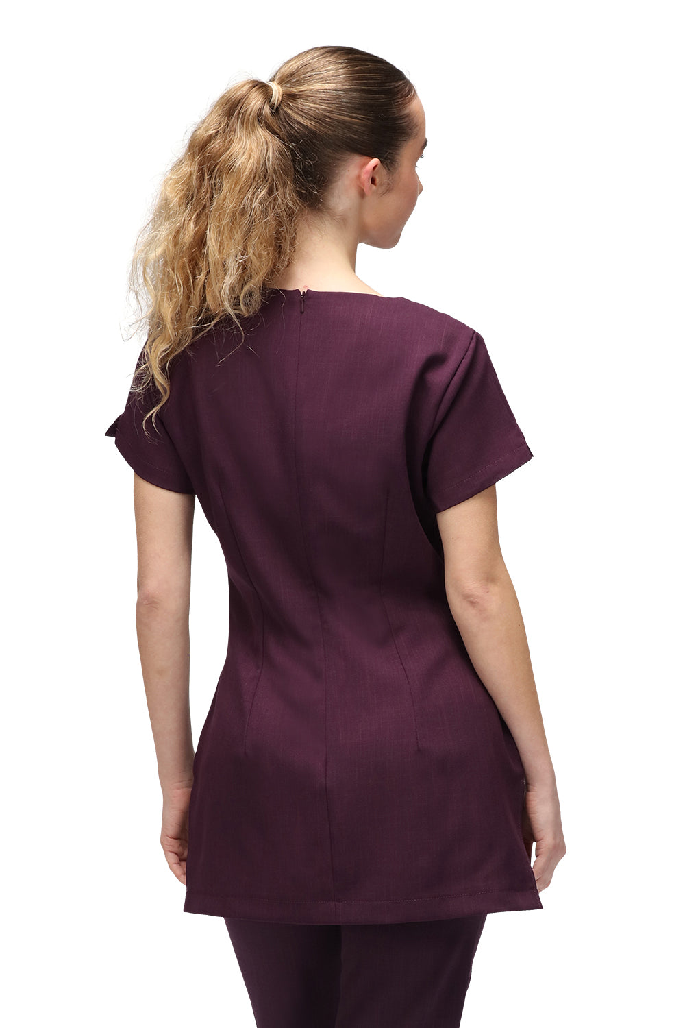 Behrens - Nina Tunic